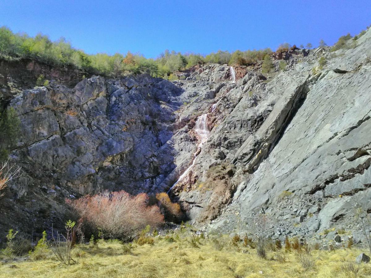 Refugi Quatre Cases Clot del Moro Exterior foto